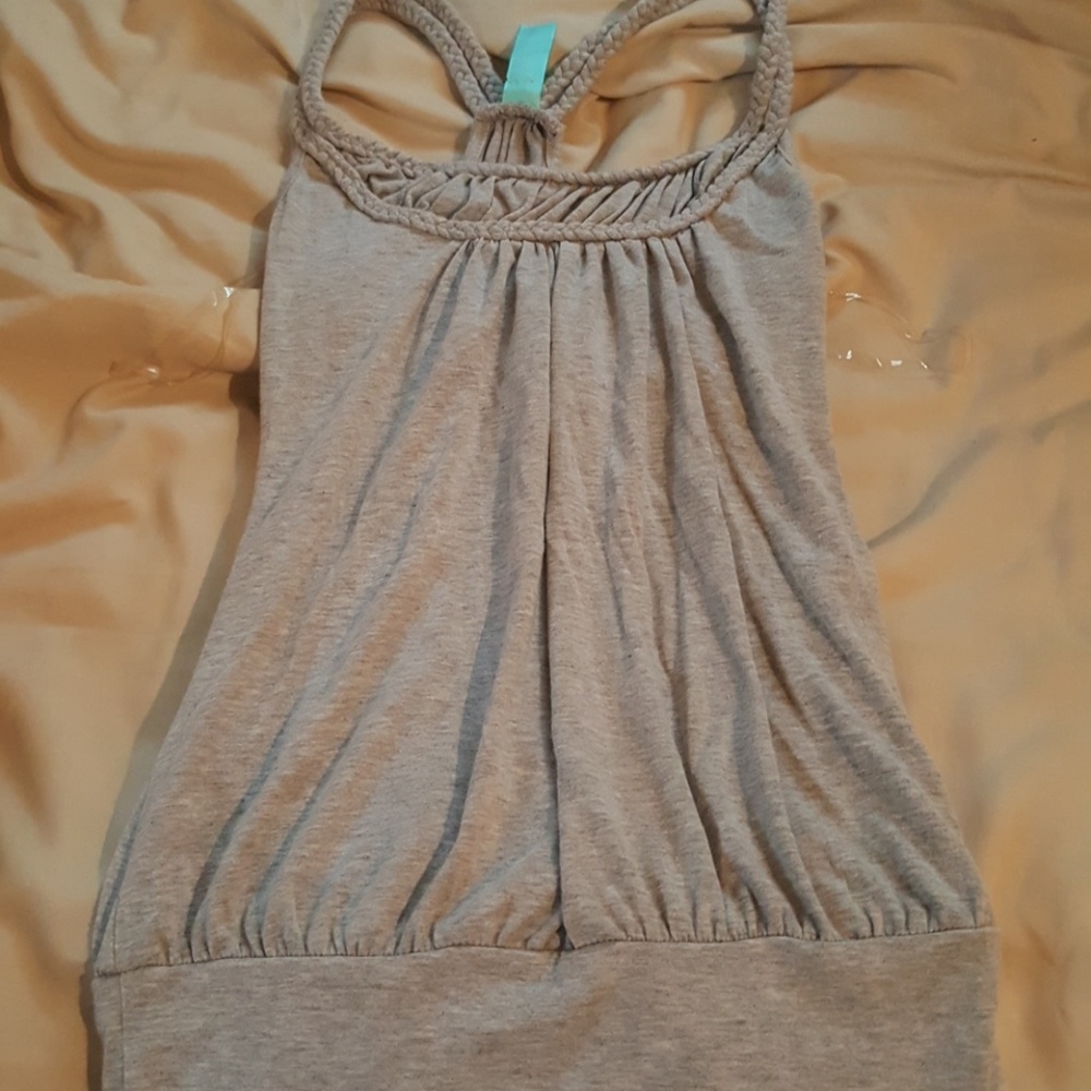 Razor back tank